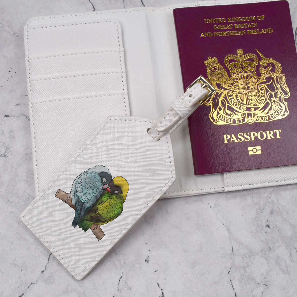 azeeda/PA/PASSPORTSETWHT/PA00015342_06