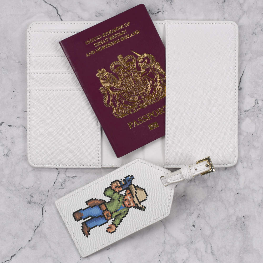 azeeda/PA/PASSPORTSETWHT/PA00026379_03