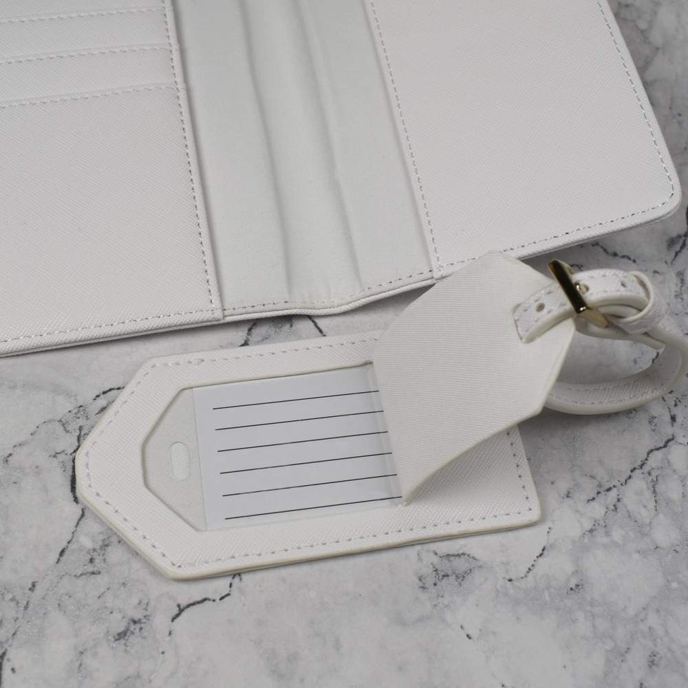 azeeda/PA/PASSPORTSETWHT/PA00037512_07