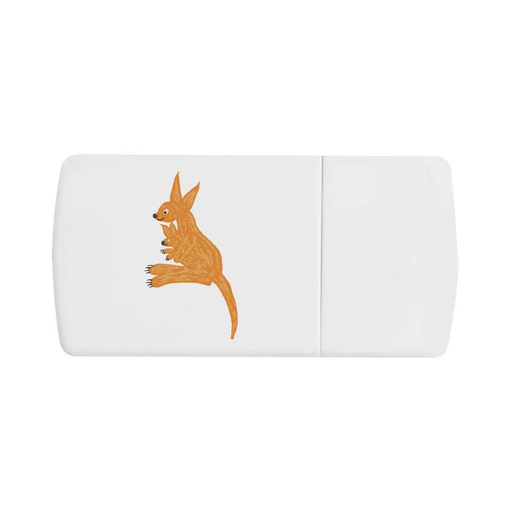 'Kangaroo and joey ' Pill Box with Tablet Splitter (PI00023141)